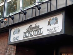 Bonotel, Koeln, Marienburg, Fluechtlinge, Unterbringung